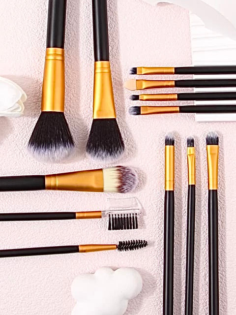 Make-Up Brushes by F-T-E